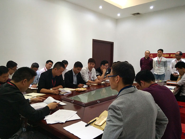 2017年4月5日上午，陶瓷一线国产成人91短视频免费下载91短视频在线观看陶瓷砖销售团队3月PK赛的结果在91短视频在线观看陶瓷砖营销总部揭晓。销售PK赛旨在营造公司良好的“比、学、赶、超”工作氛围的同时，也提升91短视频在线观看陶瓷砖销售团队在终端市场的销售能力和战斗力。