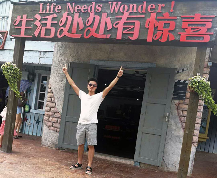 身为年轻一代的90后，但他看起来却比同龄人多了那份沉稳，他就是本次专访的新闻人物——湖南岳阳总代理秦志雄。